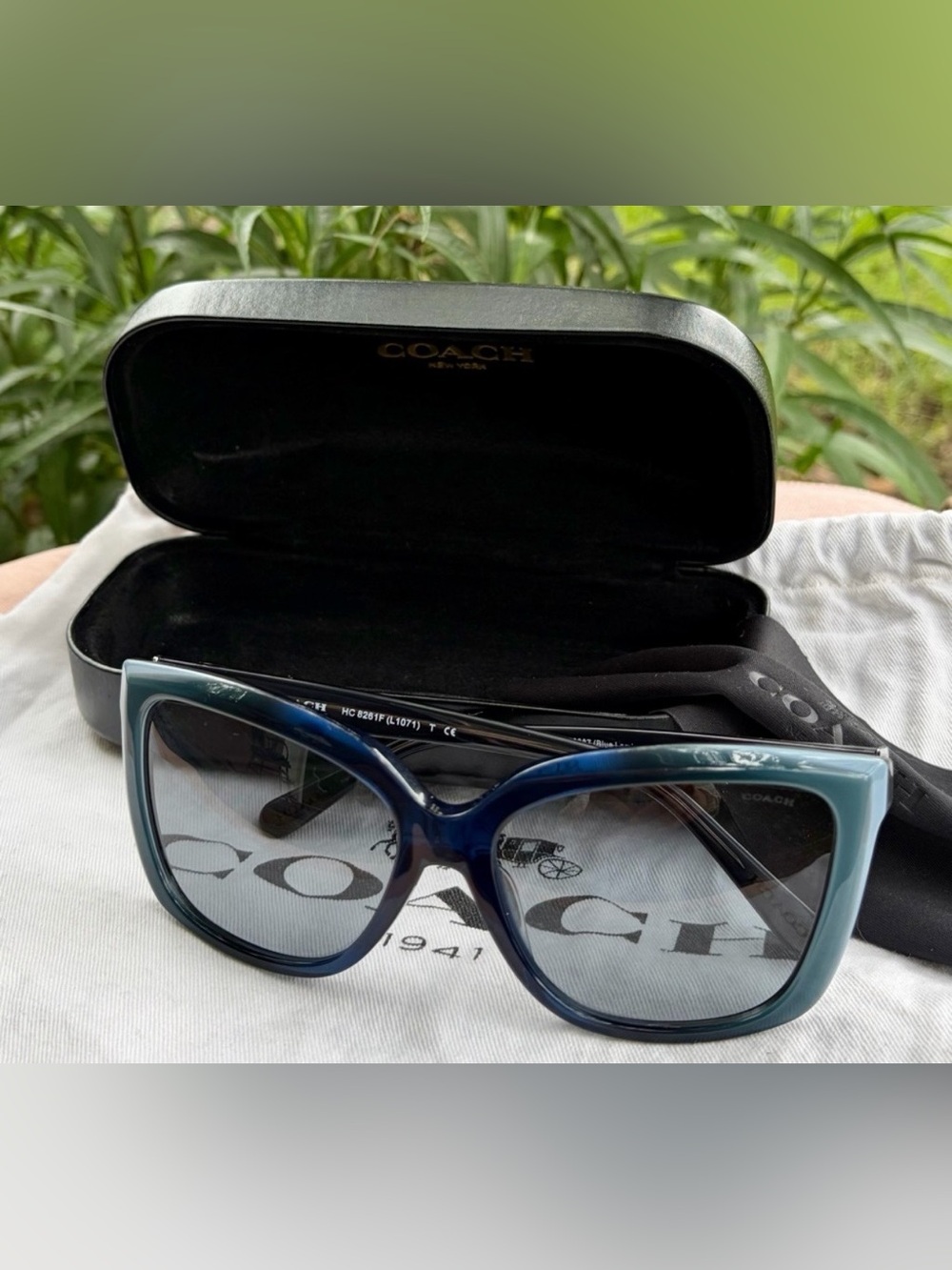 EUC!! COACH Blue and Black Cat-Eye Sunglasses w/Hard Case/Cleaning Cloth